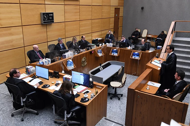 STJ: planos coletivos não podem ser cancelados durante tratamento de doenças graves